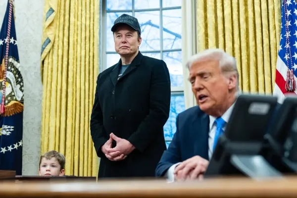 Elon Musk, America's co-president, stands in the Oval Office during a press conference. 